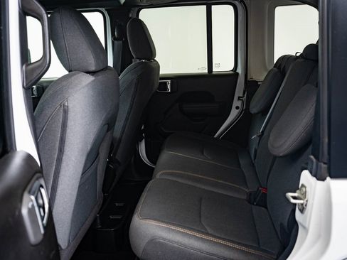 Used 2024 Jeep Wrangler Unlimited image 36