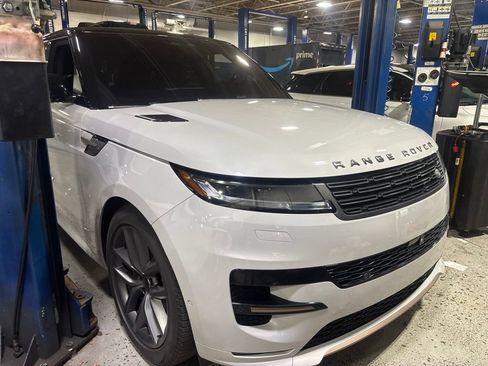 Used 2024 Land Rover Range Rover Sport Dynamic SE AWD/4WD image 8