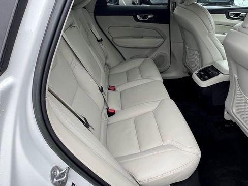 Certified 2022 Volvo XC60 B5 Inscription w/ Advanced Package image 16
