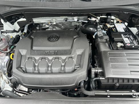 Used 2024 Volkswagen Tiguan Wolfsburg Edition FWD image 9