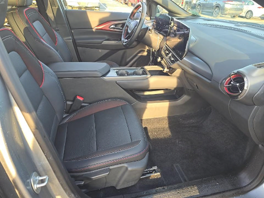 Used 2024 Chevrolet Equinox EV RS FWD image 16