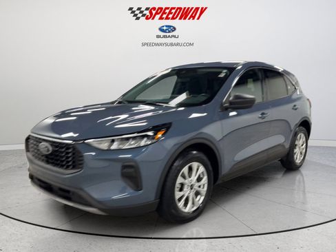 Used 2023 Ford Escape Active w/ Cold Weather Package FWD image 12