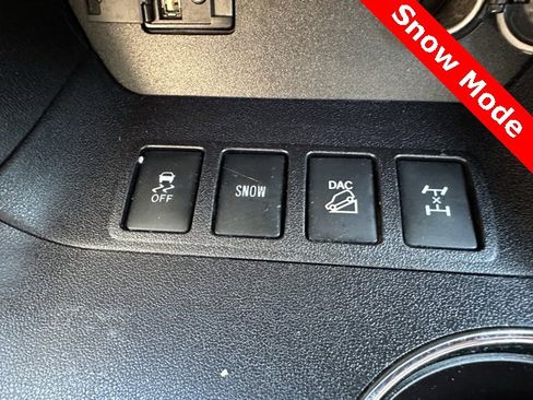 Used 2016 Toyota Highlander XLE image 11