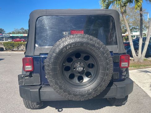 Used 2013 Jeep Wrangler Unlimited Sport image 5