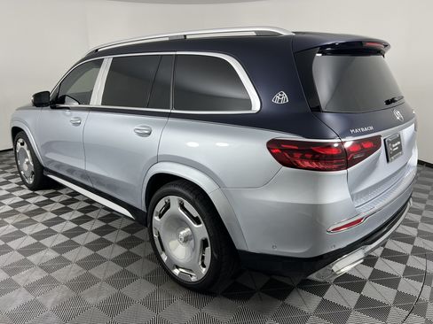Used 2024 Mercedes-Benz Maybach GLS 600 4MATIC image 11