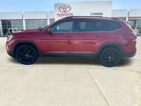 Used 2024 Volkswagen Atlas SE AWD/4WD image 2