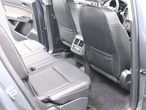 Used 2021 Volkswagen Atlas SE w/ Panoramic Sunroof Package image 16