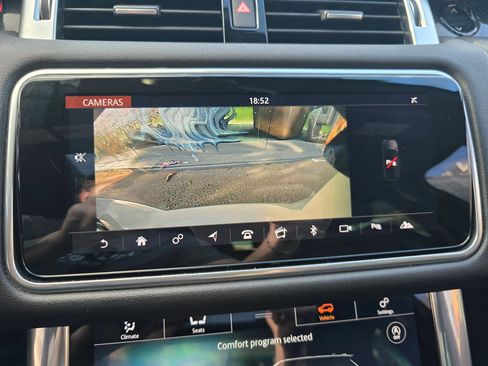 Used 2019 Land Rover Range Rover Sport HSE AWD/4WD image 32
