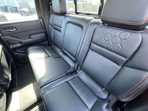 Used 2023 Nissan Frontier PRO-4X w/ Pro-4X Premium Package AWD/4WD image 18