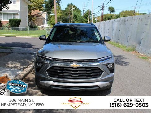 Used 2025 Chevrolet TrailBlazer LT FWD image 2