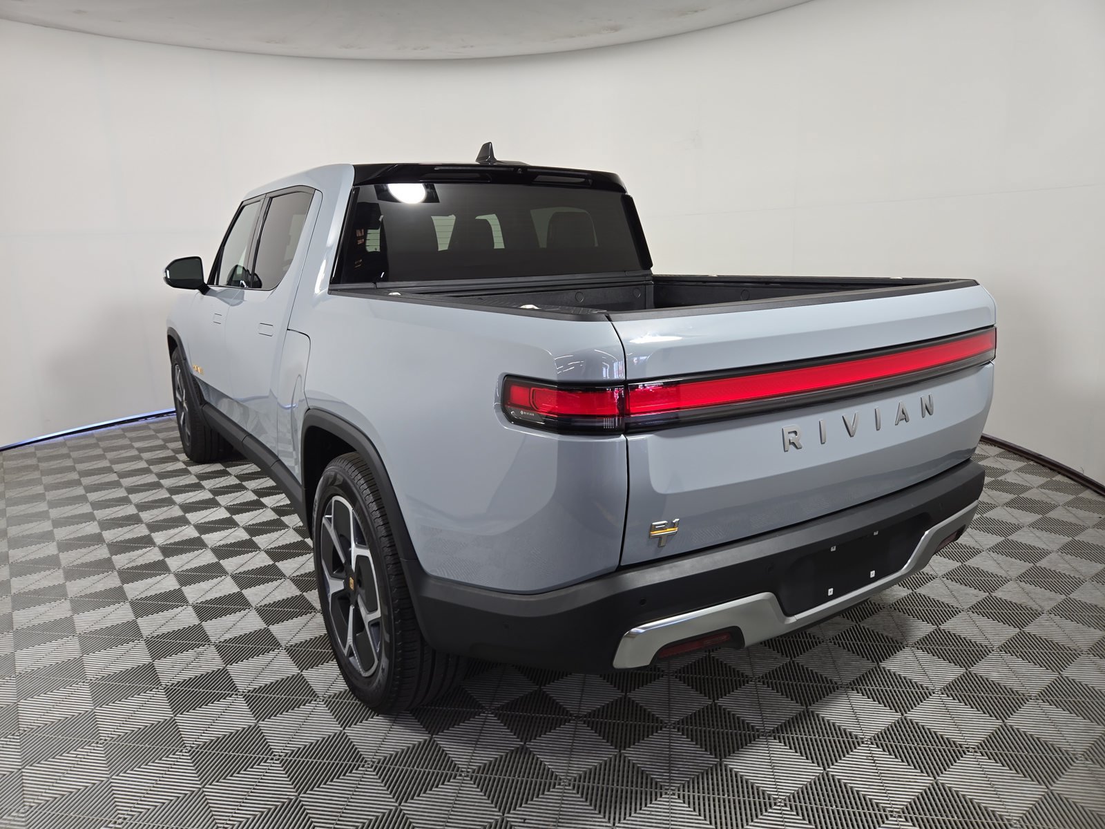 Used 2023 Rivian R1T Adventure Quad AWD/4WD image 3