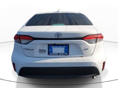 Used 2025 Toyota Corolla LE image 5