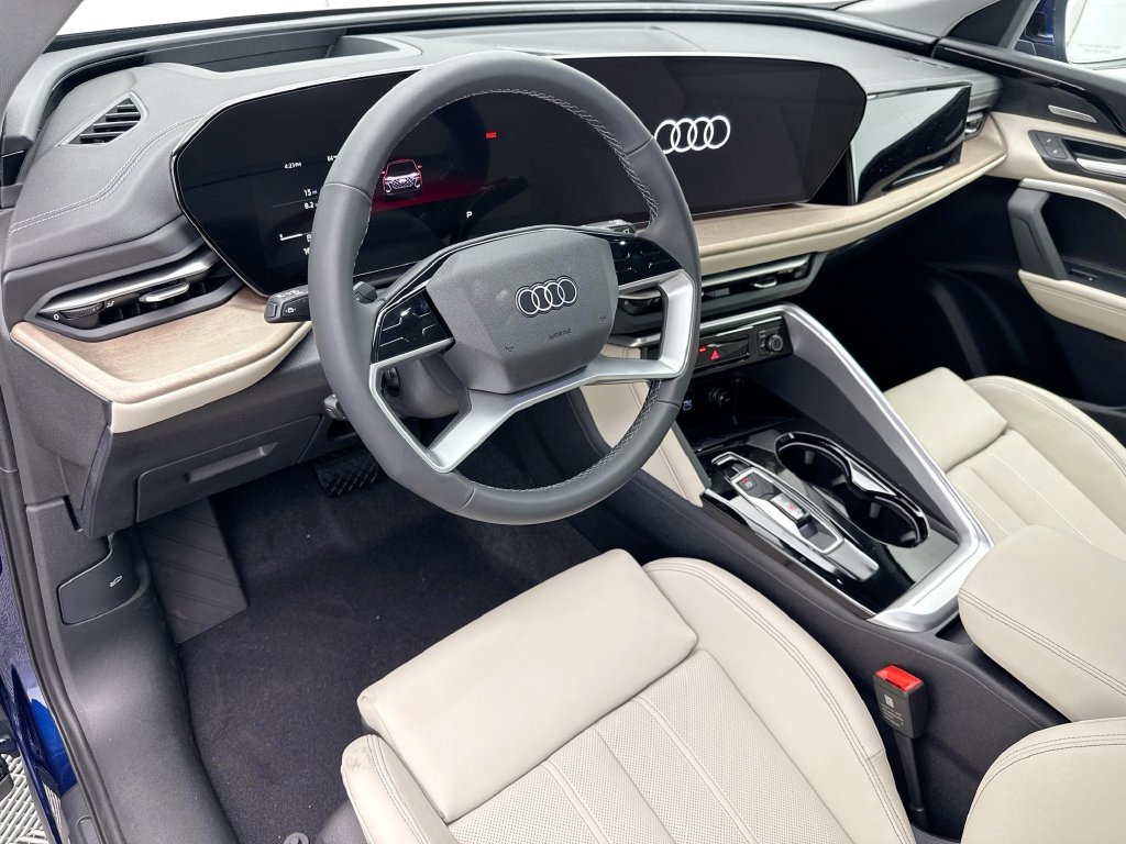 Certified 2025 Audi Q5 Premium Plus w/ Premium Plus AWD/4WD image 9
