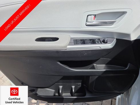 Certified 2025 Toyota Sienna XLE FWD image 29