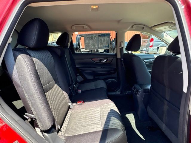 Used 2018 Nissan Rogue SV AWD/4WD image 15