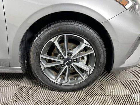 Used 2022 Kia Forte LXS image 9