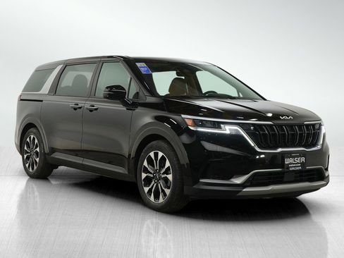 Used 2022 Kia Carnival EX image 7