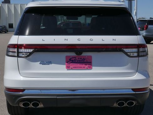 Used 2025 Lincoln Aviator Reserve w/ Illumination Package RWD image 10