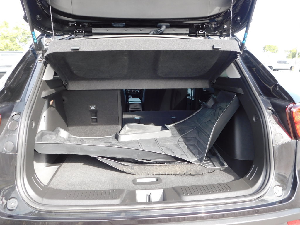 Used 2025 Chevrolet Trax LT FWD image 21