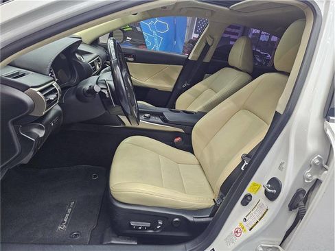 Used 2016 Lexus IS 200t Base 4dr Sedan image 9