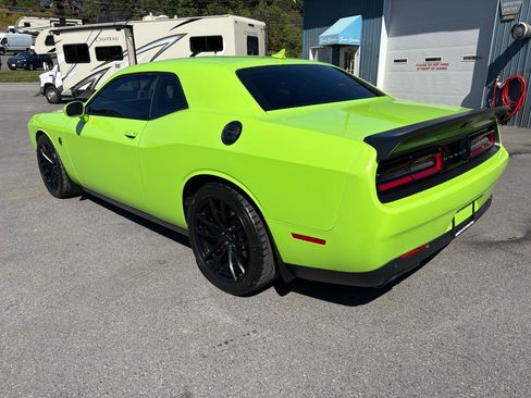 Used 2023 Dodge Challenger SRT Hellcat RWD image 3