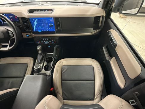 Certified 2023 Ford Bronco Wildtrak AWD/4WD image 30