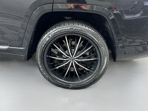 Used 2021 Jeep Grand Cherokee L Summit w/ Luxury Tech Group V image 35