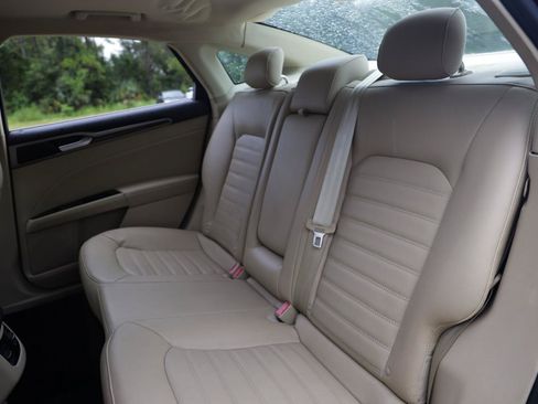 Used 2013 Ford Fusion SE FWD image 8