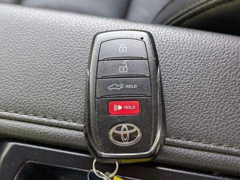 Used 2024 Toyota Tundra Limited AWD/4WD image 32