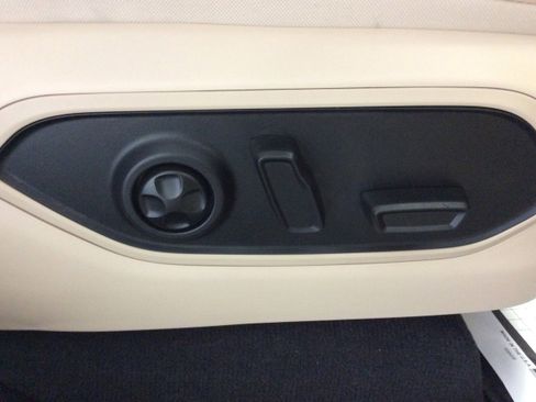 Used 2024 Jeep Grand Cherokee Limited image 42