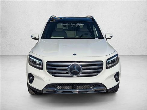 Used 2025 Mercedes-Benz GLB 250 image 2