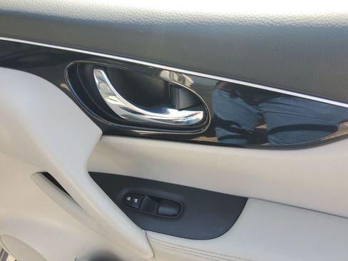 Used 2019 Nissan Rogue Sport SL w/ Premium Package FWD image 48