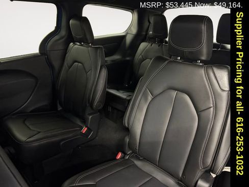 New 2026 Chrysler Pacifica Select image 24