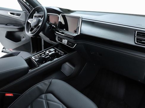 New 2026 Volkswagen Atlas Cross Sport SE image 33