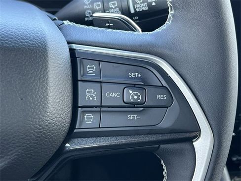 Certified 2023 Jeep Grand Cherokee Altitude image 19