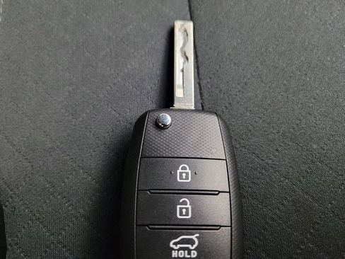 Used 2019 Kia Sorento LX image 32