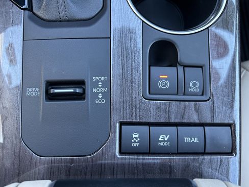 Certified 2021 Toyota Highlander Platinum image 34