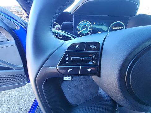 Used 2025 Hyundai Elantra SEL w/ Cargo Package image 18