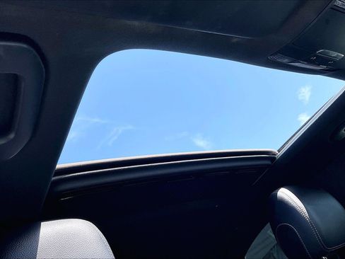 Used 2018 Mercedes-Benz C 300 4MATIC Sedan image 9