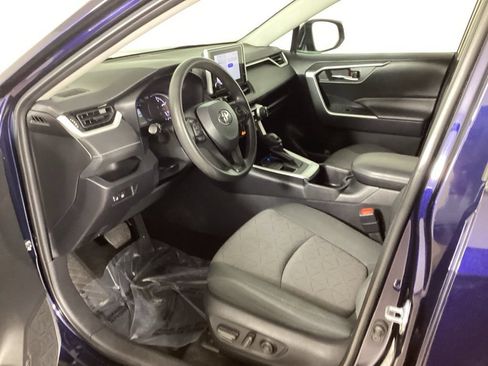 Used 2024 Toyota RAV4 XLE AWD/4WD image 30
