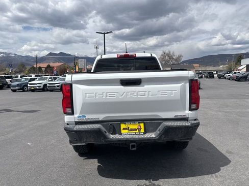 Used 2026 Chevrolet Colorado ZR2 w/ Technology Package AWD/4WD image 6