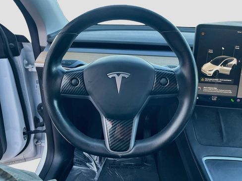 Used 2021 Tesla Model Y Long Range AWD/4WD image 10