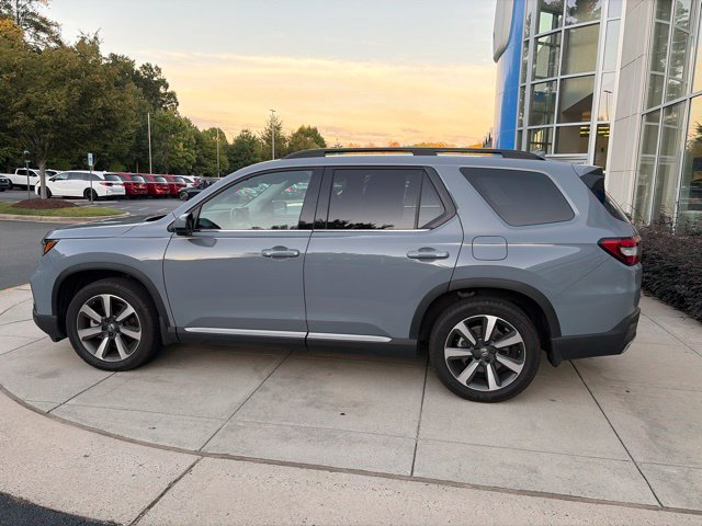 Certified 2025 Honda Pilot Touring image 2