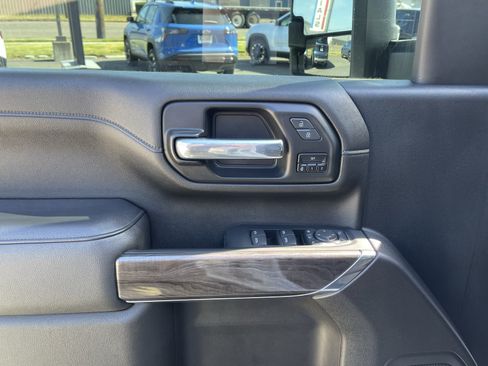 Used 2021 Chevrolet Silverado 2500 LTZ w/ LTZ Plus Package AWD/4WD image 17