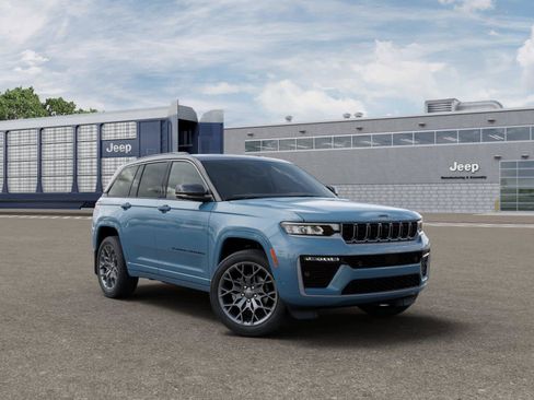 New 2026 Jeep Grand Cherokee Summit w/ Obsidian Package image 38