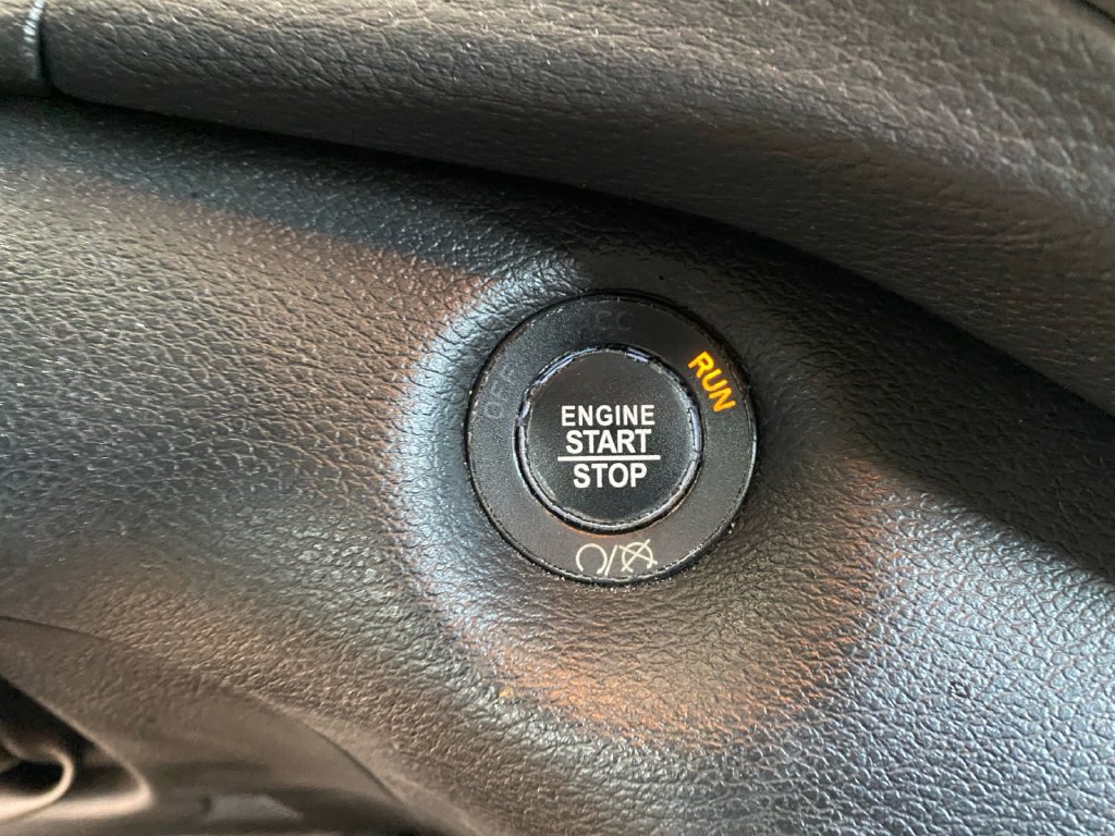 Used 2019 Jeep Cherokee Latitude Plus FWD image 17