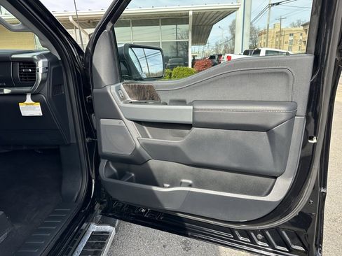 Used 2023 Ford F150 Lariat w/ Max Trailer Tow Package image 22