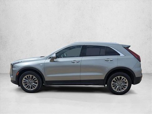 Used 2025 Cadillac XT4 Premium Luxury FWD image 8