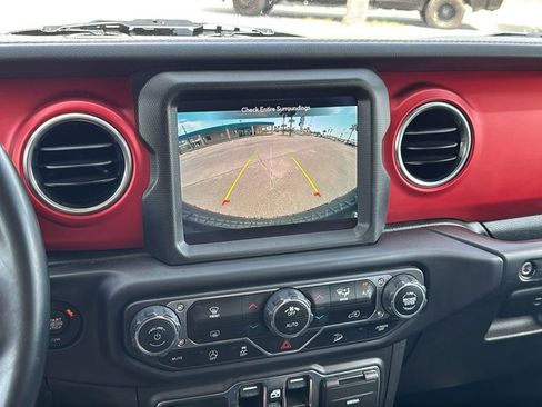 Used 2021 Jeep Wrangler Unlimited Rubicon image 24