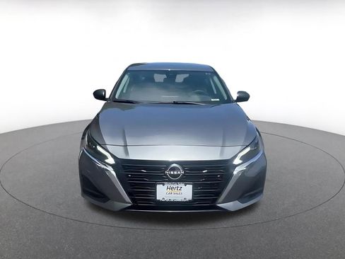 Used 2025 Nissan Altima 2.5 SV FWD image 4